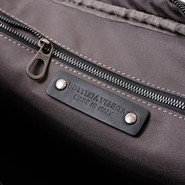 ボッテガヴェネタバッグ着用イメージ